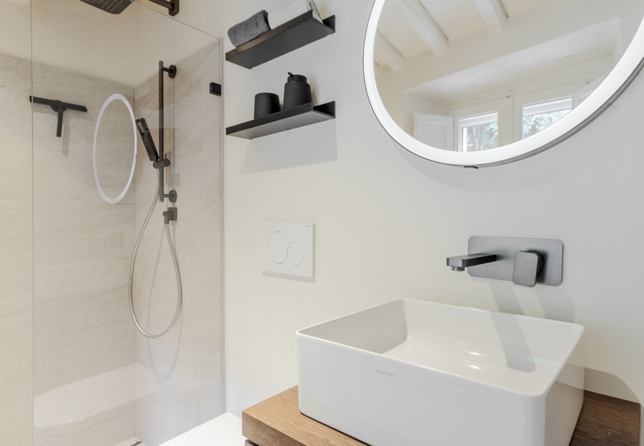 Villa a Lucca - Tramonto Farmhouse, Contemporary Tradition