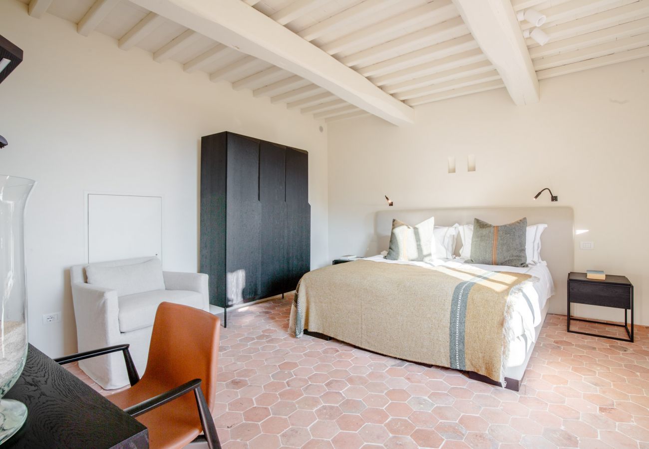 Villa a Lucca - Tramonto Farmhouse, a Luxury Retreat and a Contemporary Story of Tradition