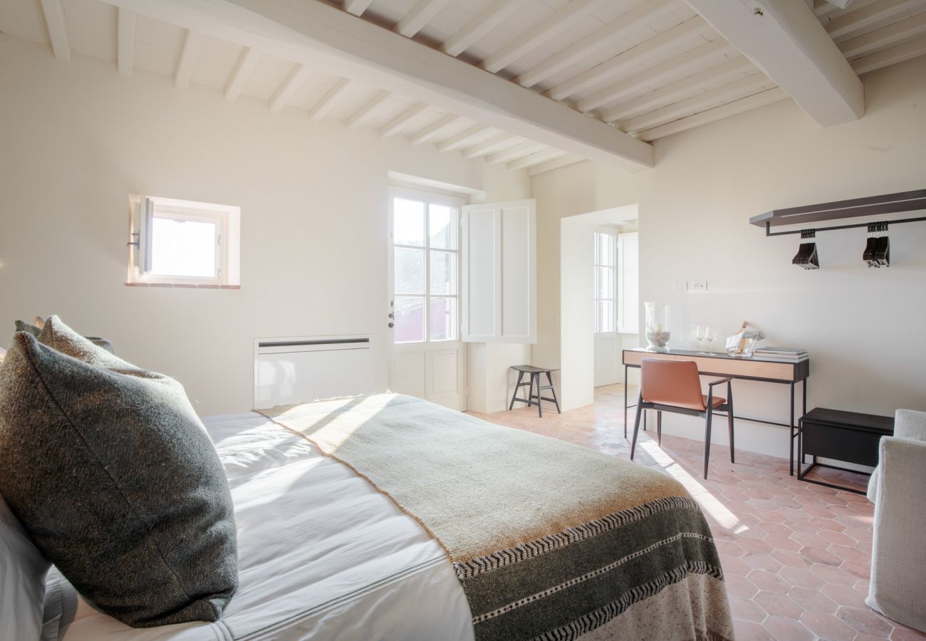 Villa a Lucca - Tramonto Farmhouse, Contemporary Tradition