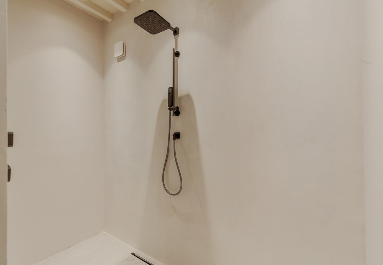 Villa a Lucca - Tramonto Farmhouse, Contemporary Tradition