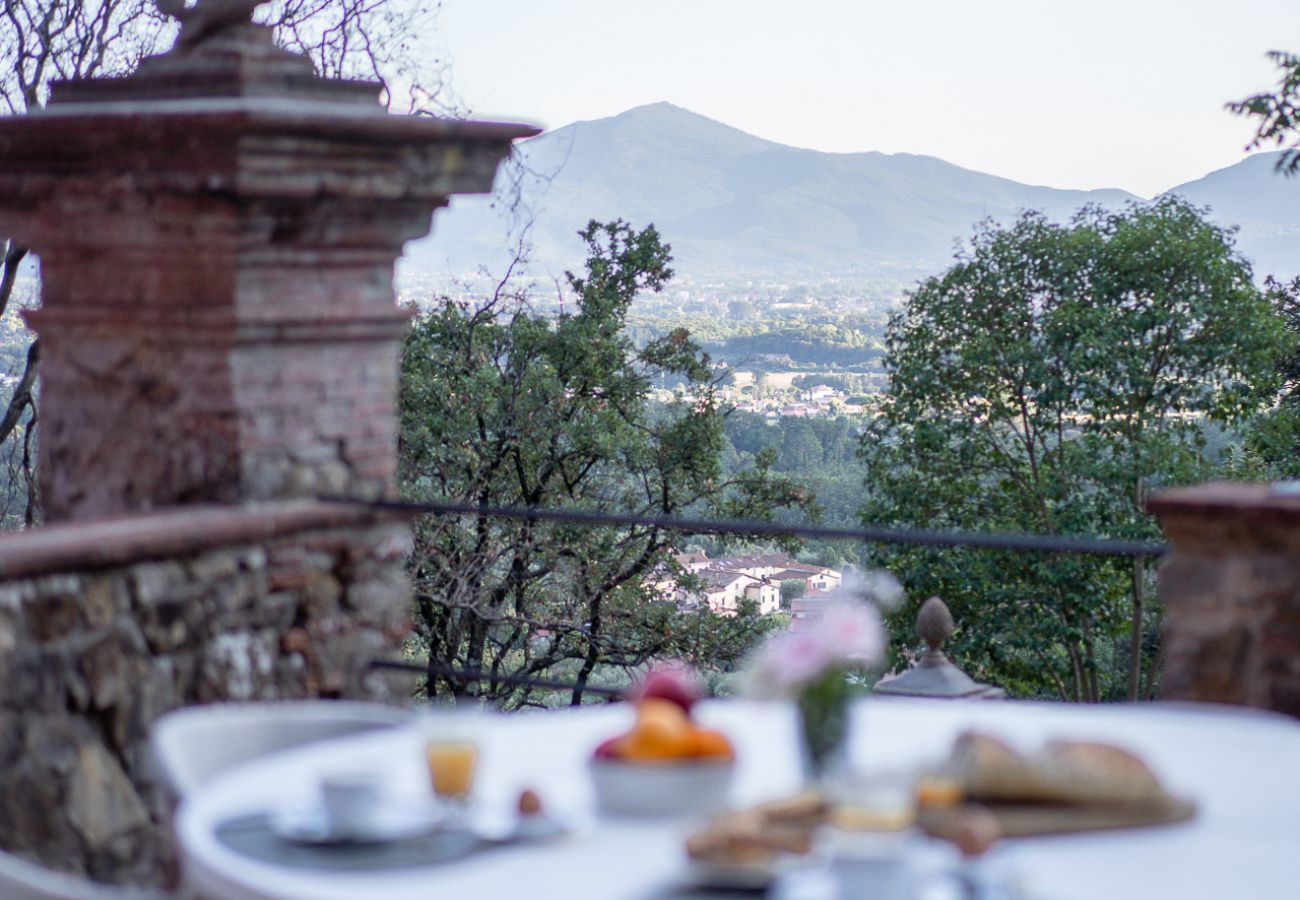 Villa a Lucca - Tramonto Farmhouse, Contemporary Tradition