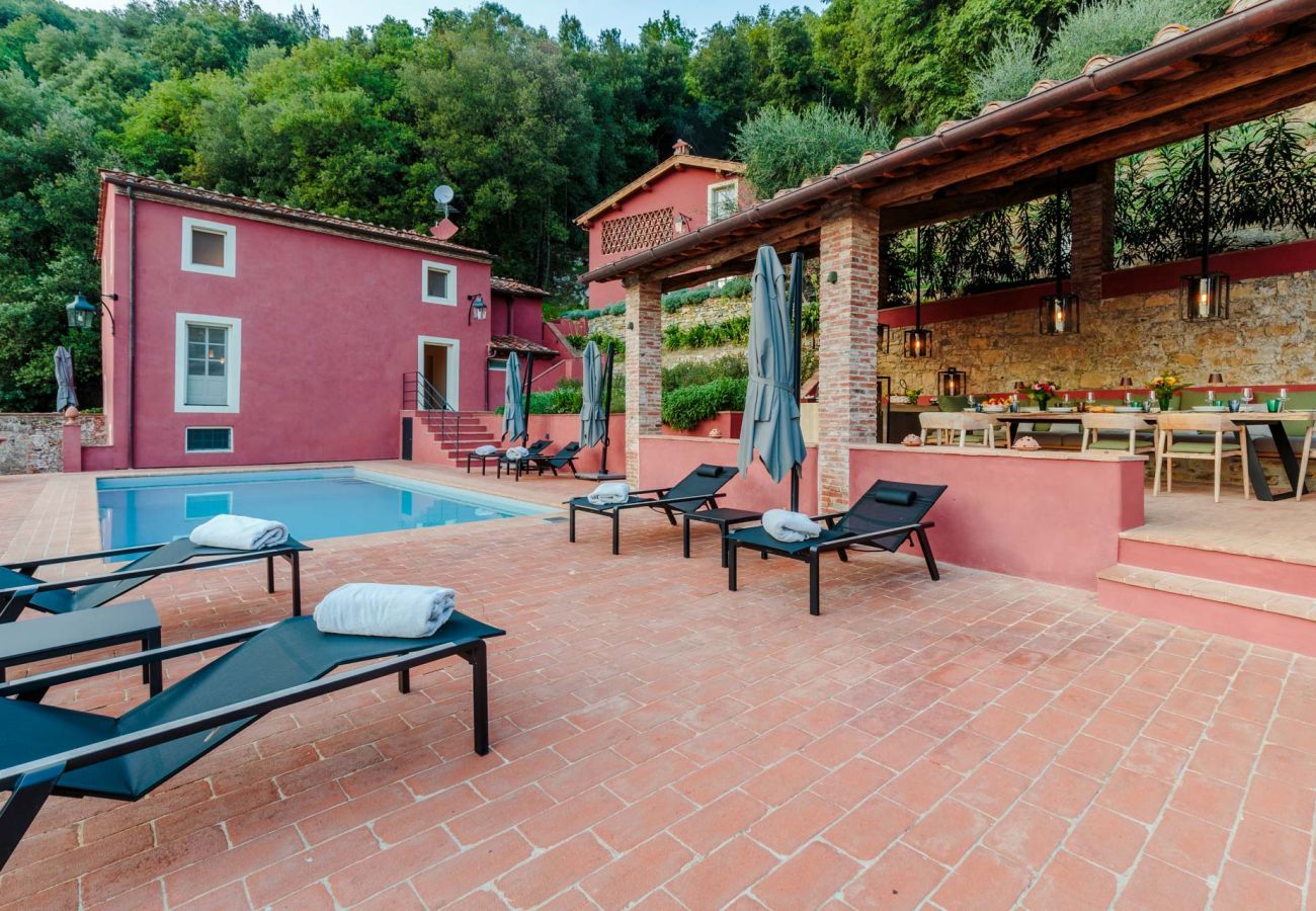 Villa a Lucca - Tramonto Farmhouse, a Luxury Retreat and a Contemporary Story of Tradition