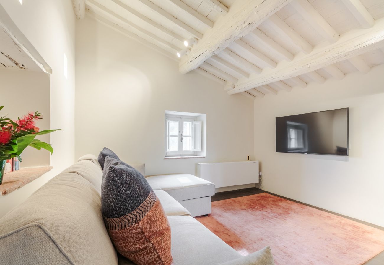 Villa a Lucca - Tramonto Farmhouse, a Luxury Retreat and a Contemporary Story of Tradition