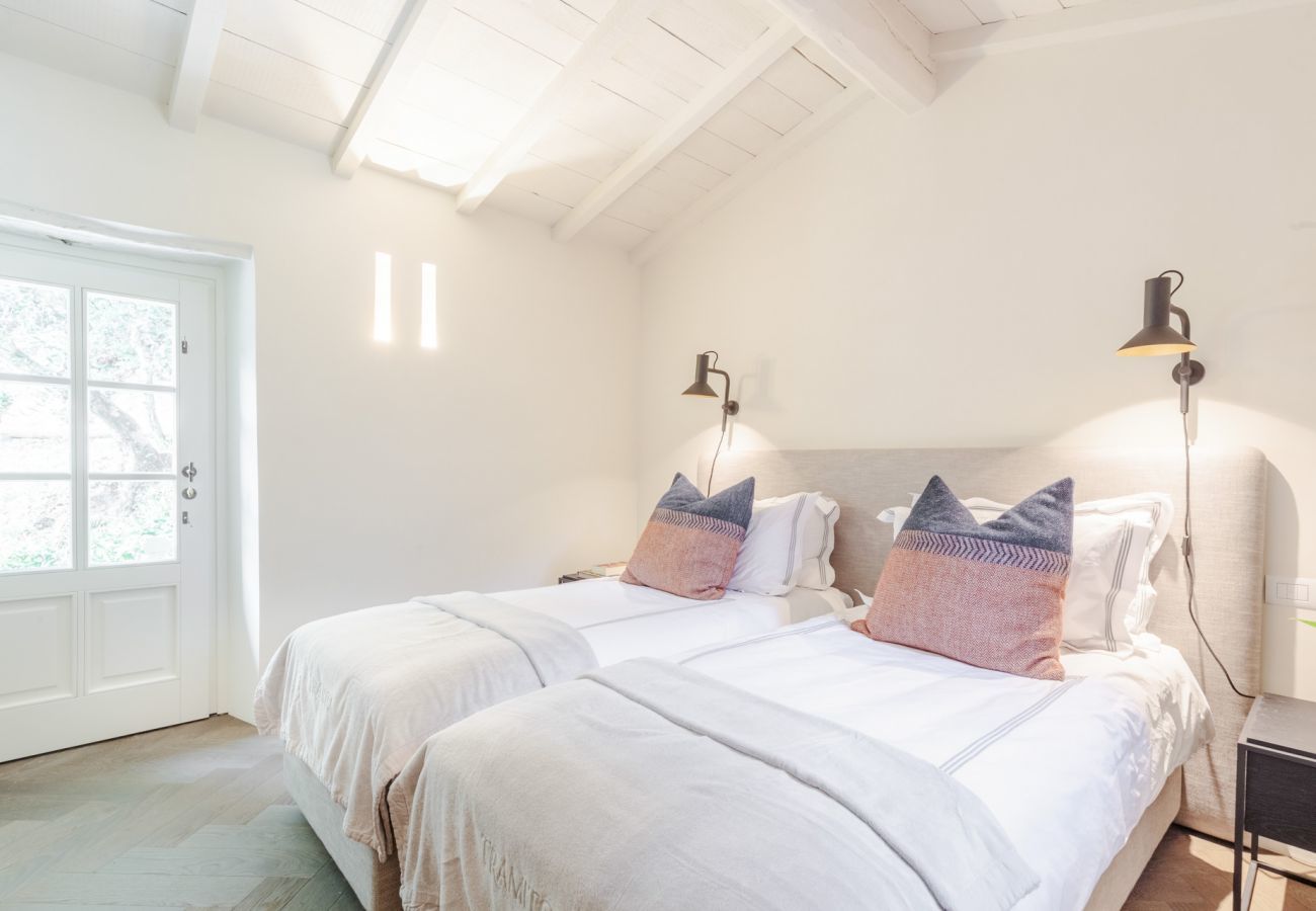 Villa a Lucca - Tramonto Farmhouse, Contemporary Tradition
