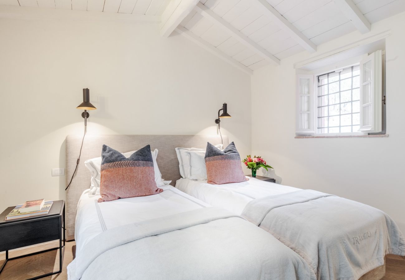 Villa a Lucca - Tramonto Farmhouse, Contemporary Tradition