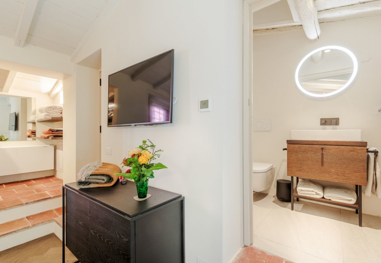Villa a Lucca - Tramonto Farmhouse, Contemporary Tradition