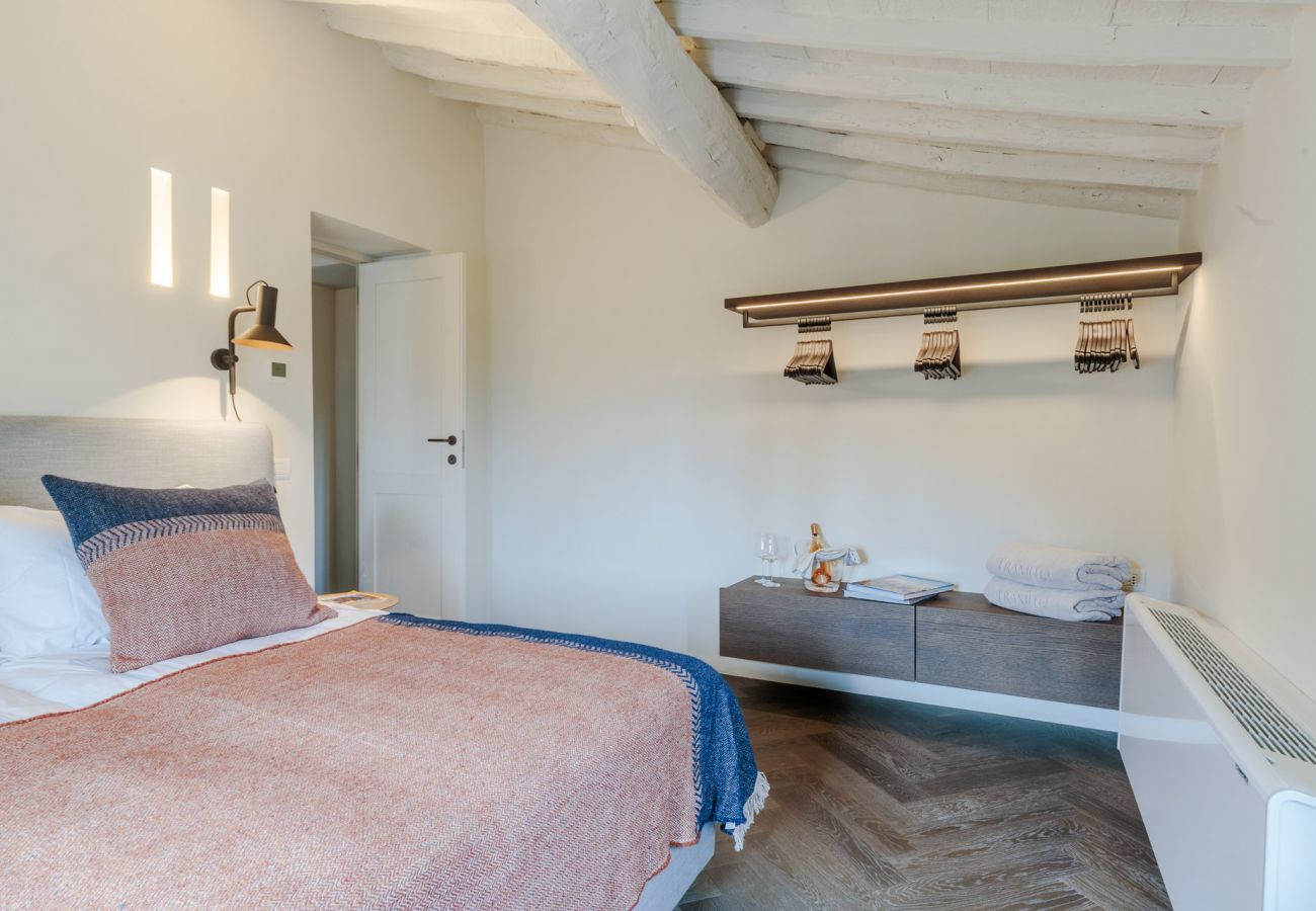 Villa a Lucca - Tramonto Farmhouse, a Luxury Retreat and a Contemporary Story of Tradition