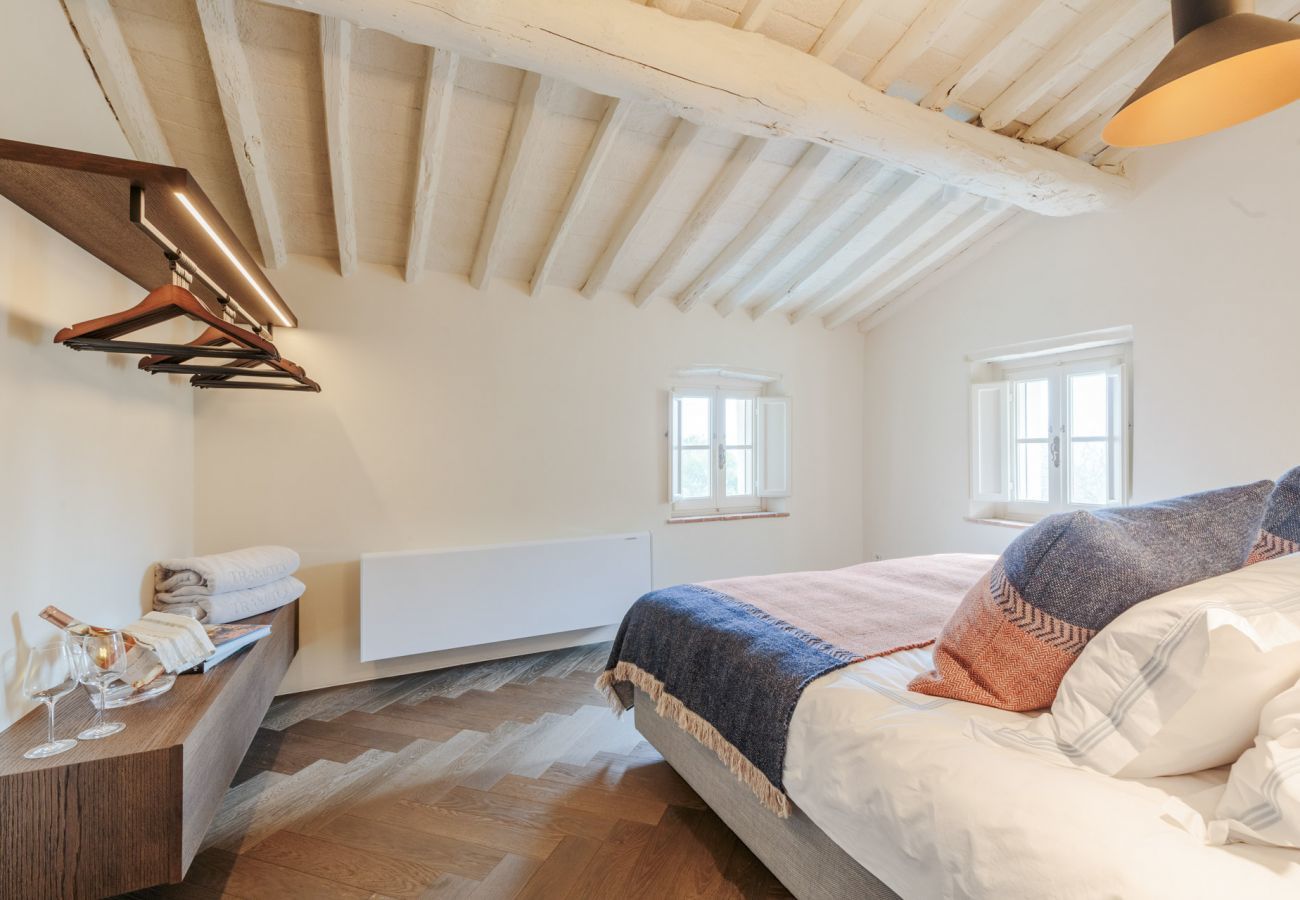 Villa a Lucca - Tramonto Farmhouse, a Luxury Retreat and a Contemporary Story of Tradition