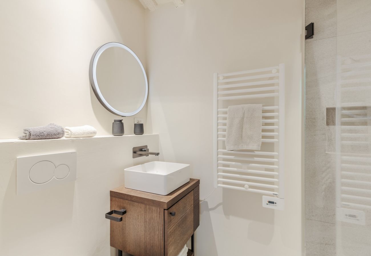 Villa a Lucca - Tramonto Farmhouse, Contemporary Tradition
