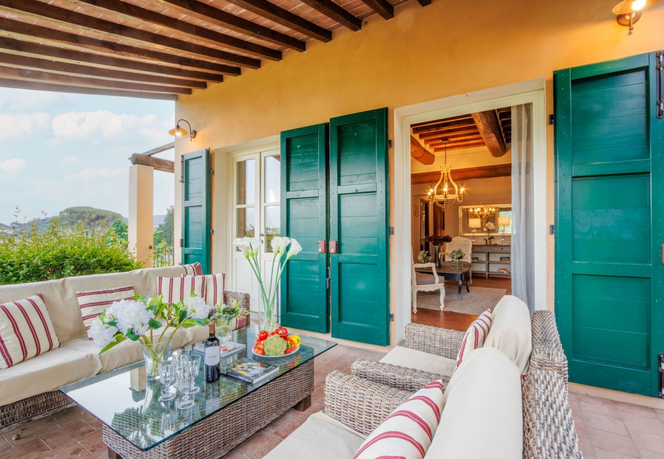 Villa a Monte San quirico - Cicale Farmhouse, 3 bedrooms Farmhouse with Pool