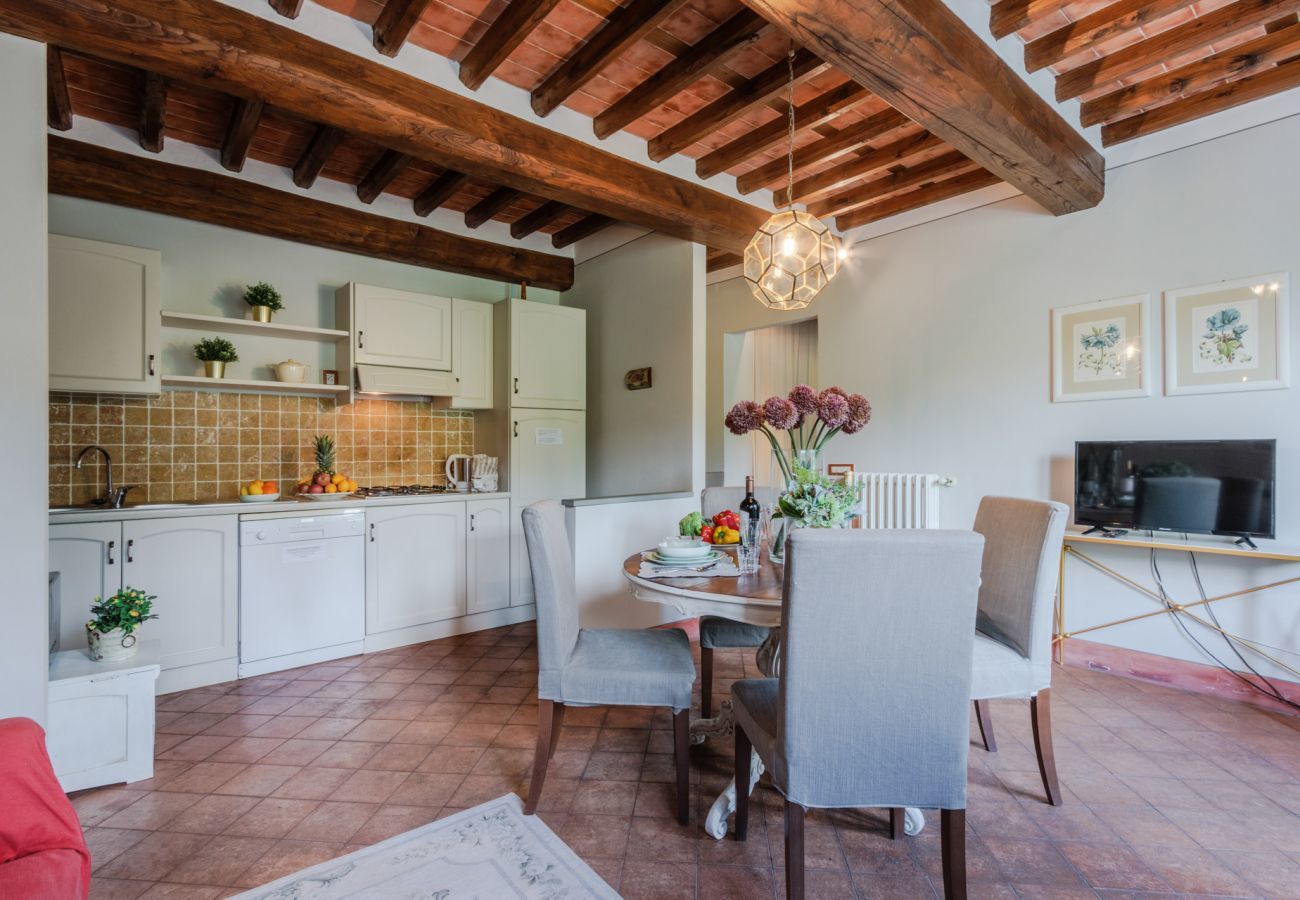Appartamento a Monte San quirico - Donato, Farmhouse Apartment with Pool