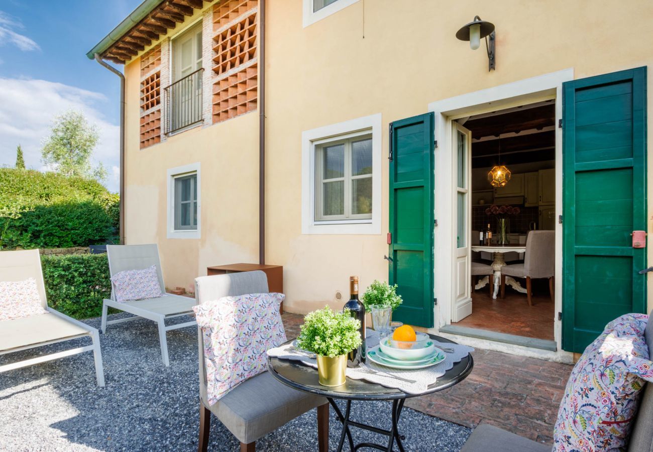 Appartamento a Monte San quirico - Donato, Farmhouse Apartment with Pool