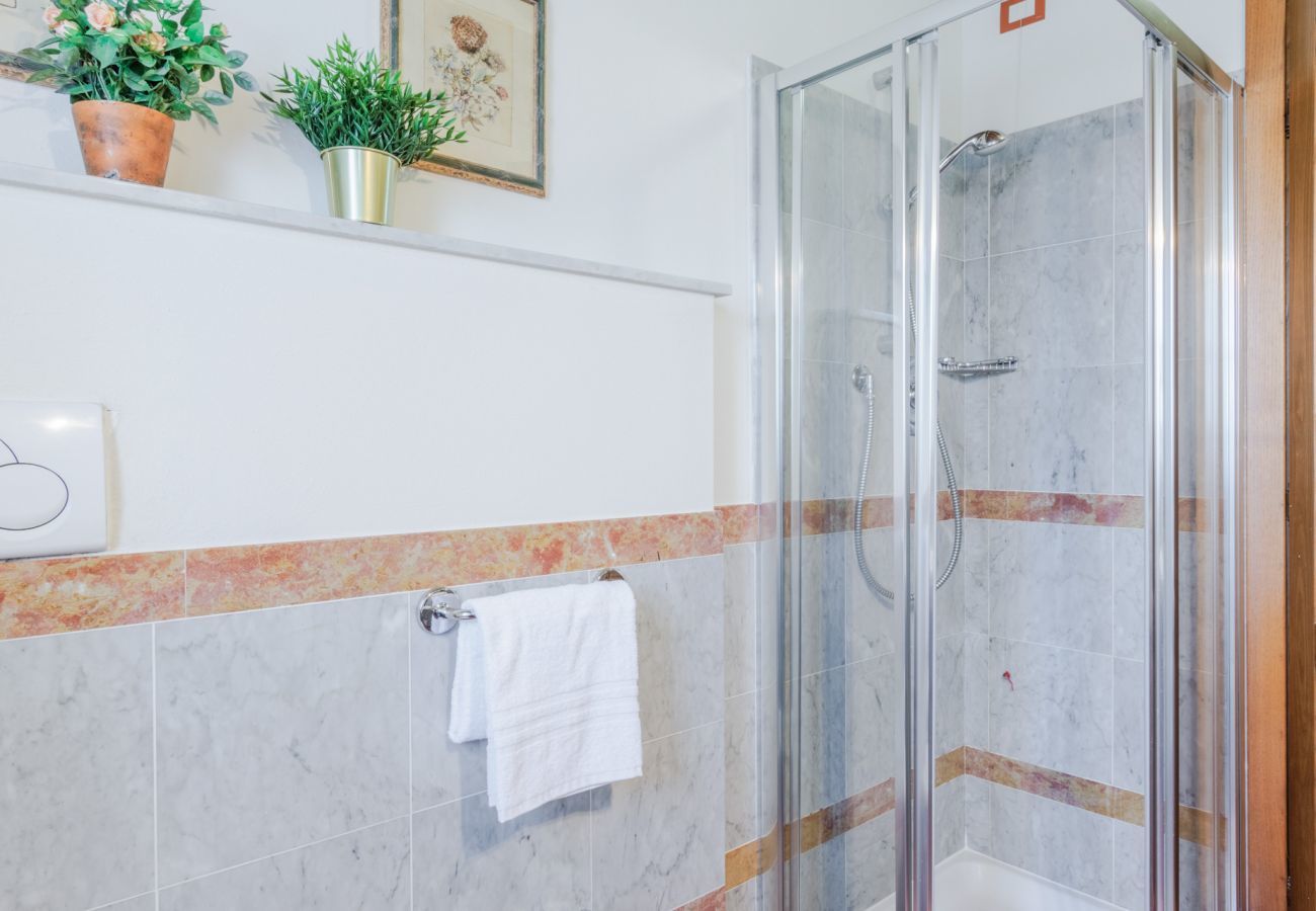 Appartamento a Monte San quirico - Elisa Farmhouse Apartment in Wine Resort