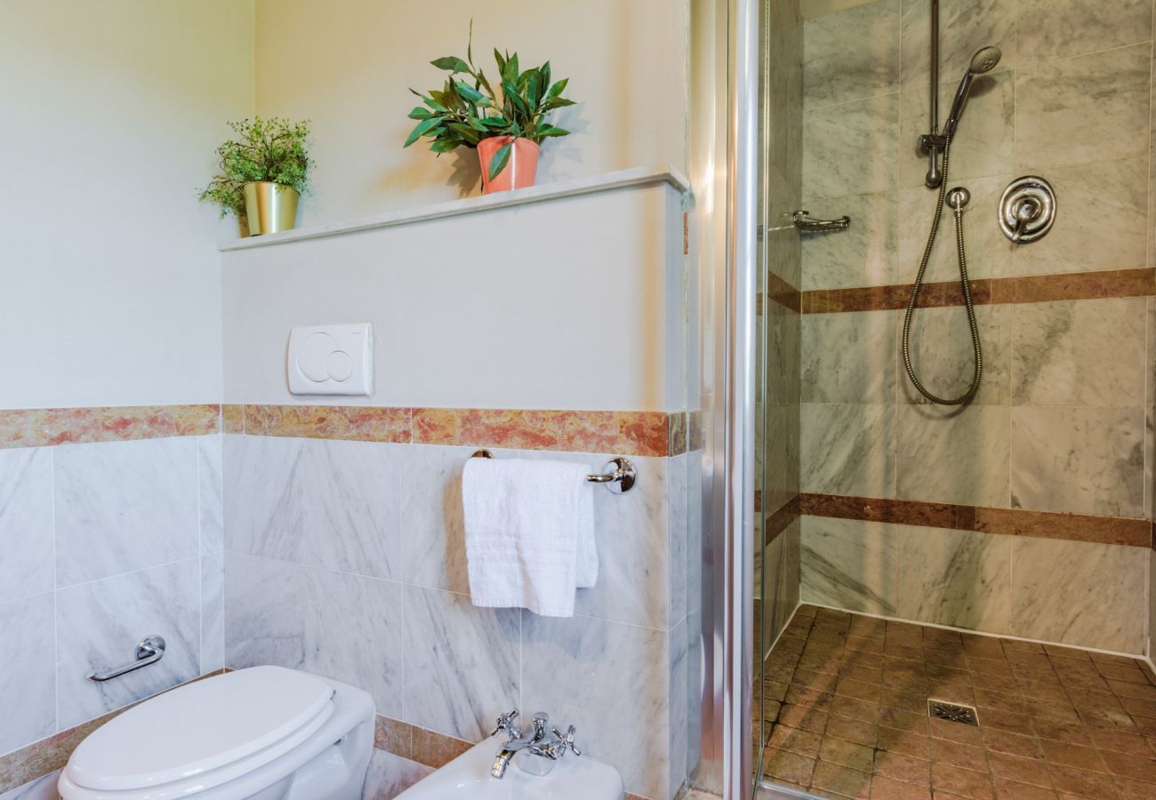 Appartamento a Monte San quirico - Maria Farmhouse Apartment in Wine Resort in Lucca