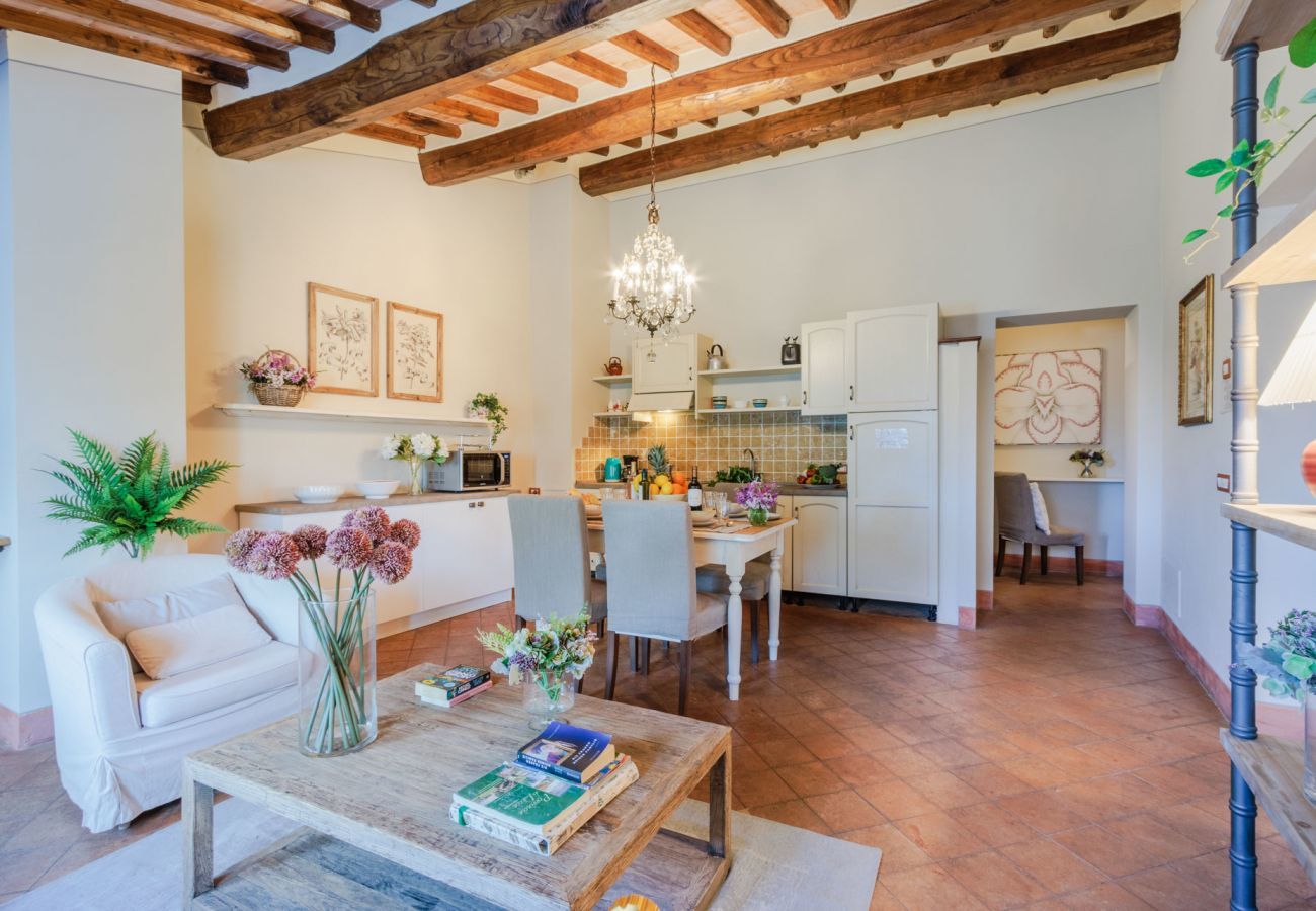 Appartamento a Monte San quirico - Maria Farmhouse Apartment in Wine Resort in Lucca