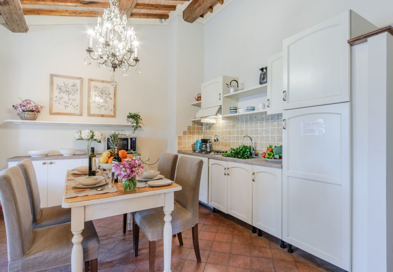 Appartamento a Monte San quirico - Maria Farmhouse Apartment in Wine Resort in Lucca