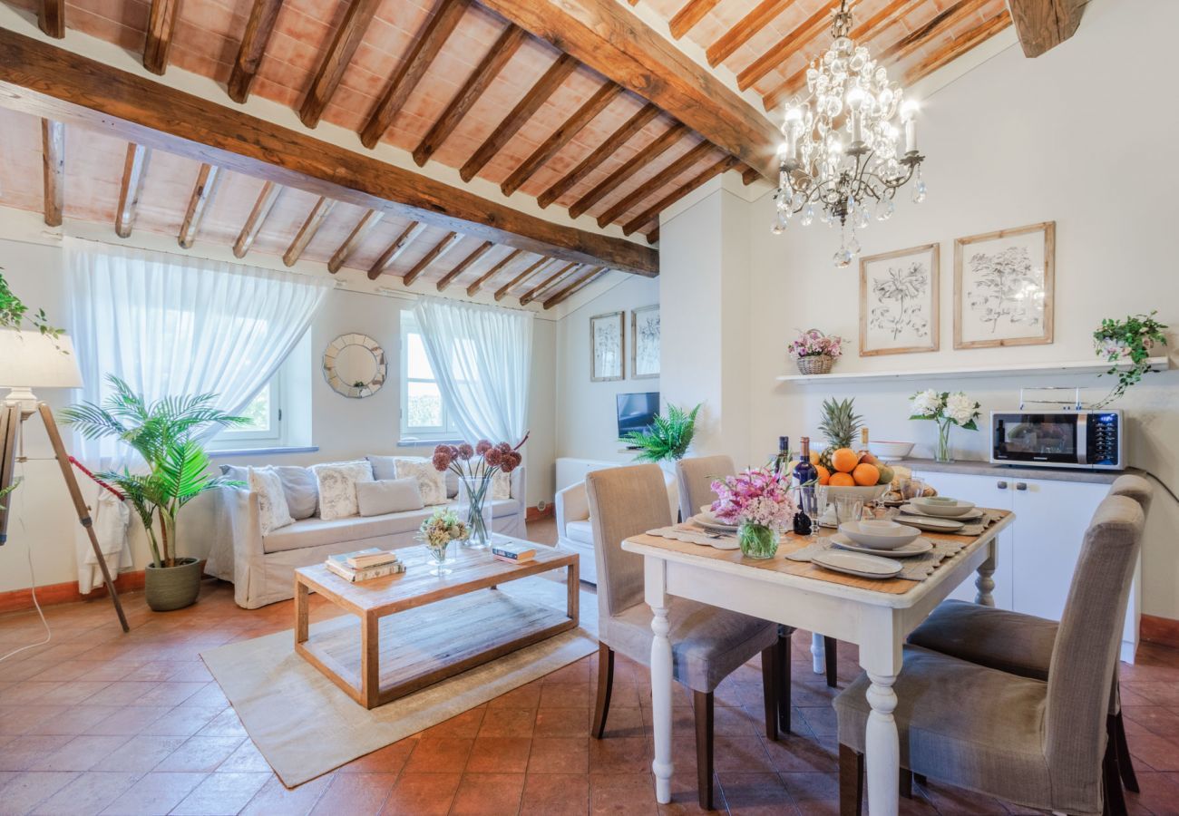 Appartamento a Monte San quirico - Maria Farmhouse Apartment in Wine Resort in Lucca