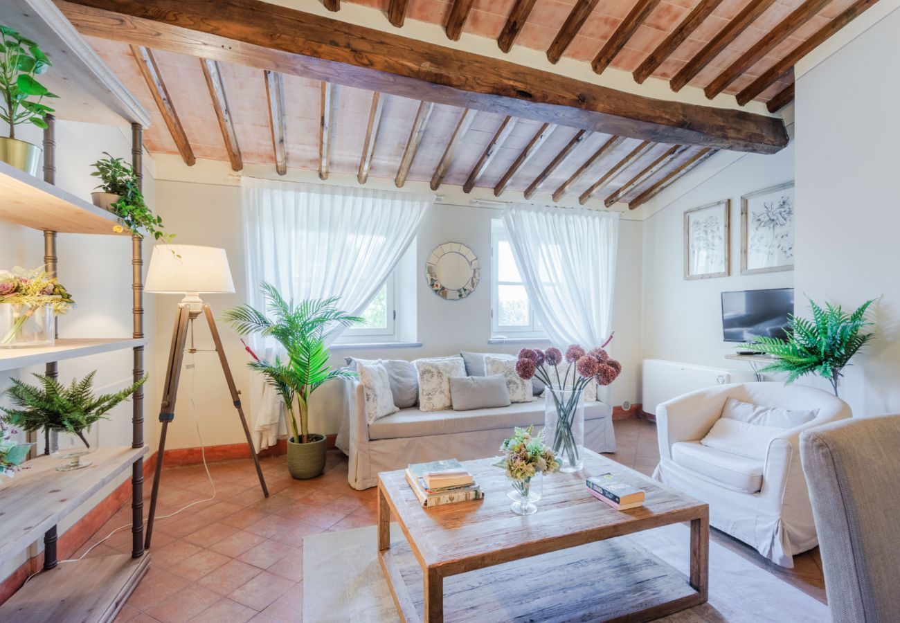 Appartamento a Monte San quirico - Maria Farmhouse Apartment in Wine Resort in Lucca