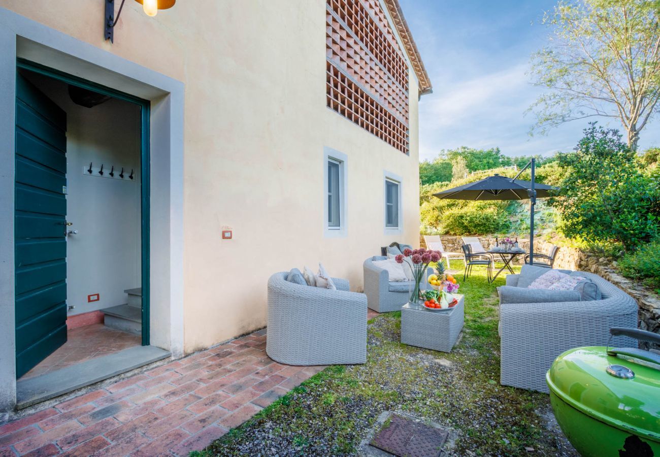 Appartamento a Monte San quirico - Maria Farmhouse Apartment in Wine Resort in Lucca