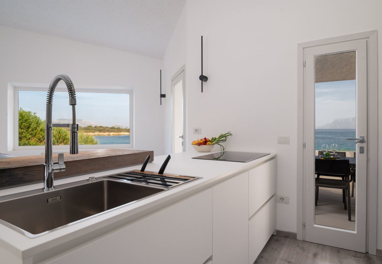 Villa a Olbia - Villa Azul by Klodge - contemporaneo pied dans l'eau con idromassaggio