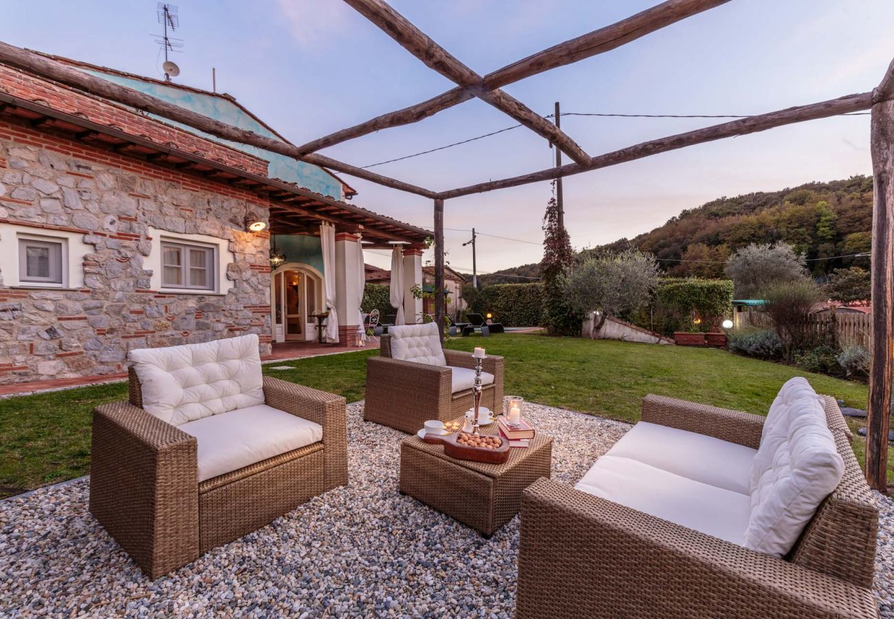 Villa a Chiatri - Rondini Farmhouse