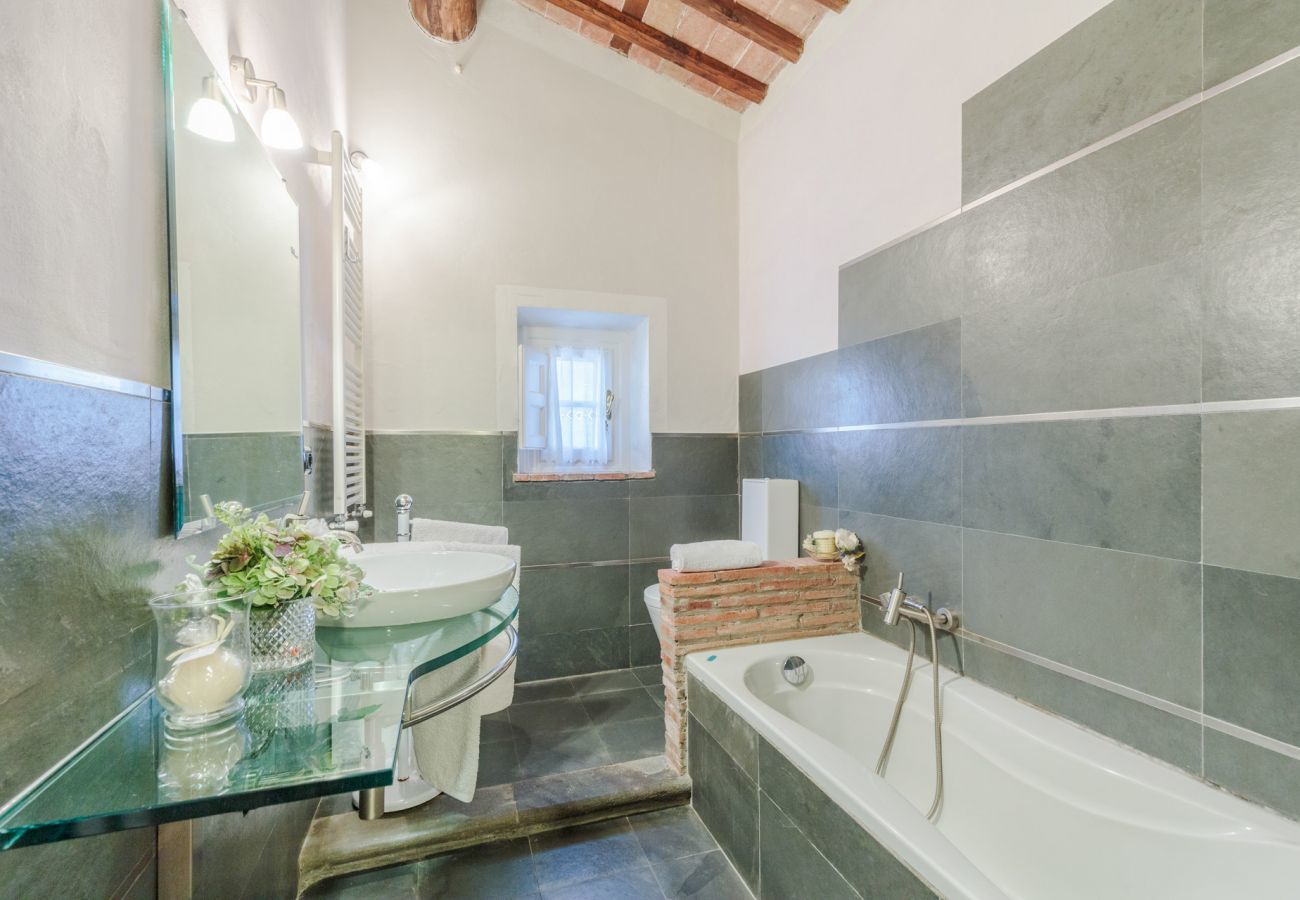 Villa a Chiatri - Rondini Farmhouse