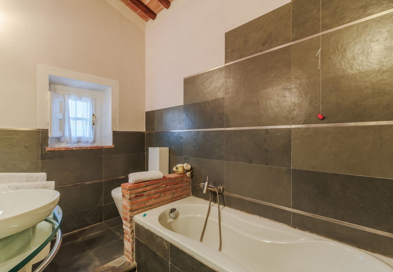 Villa a Chiatri - Rondini Farmhouse
