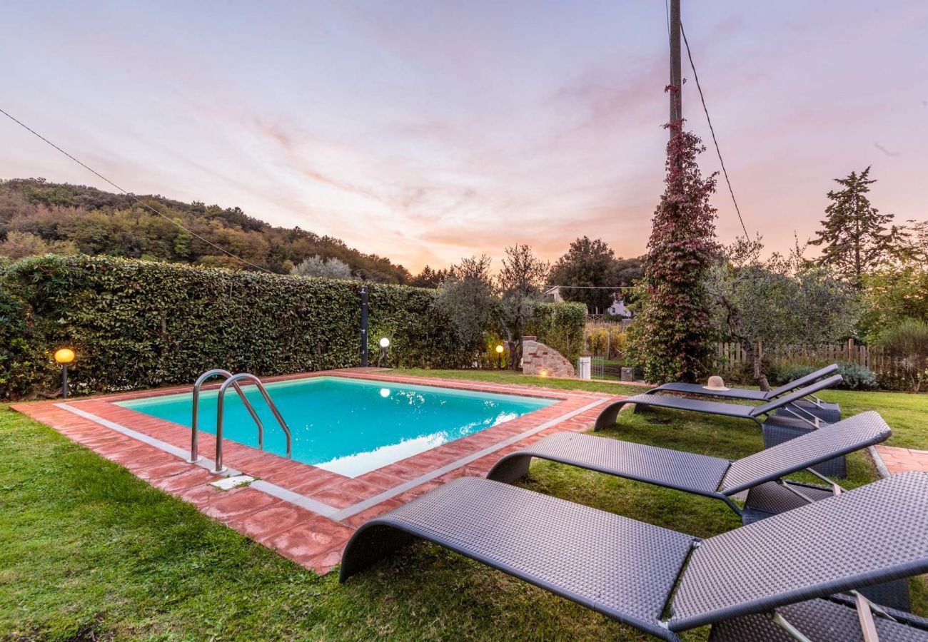 Villa a Chiatri - Rondini Farmhouse