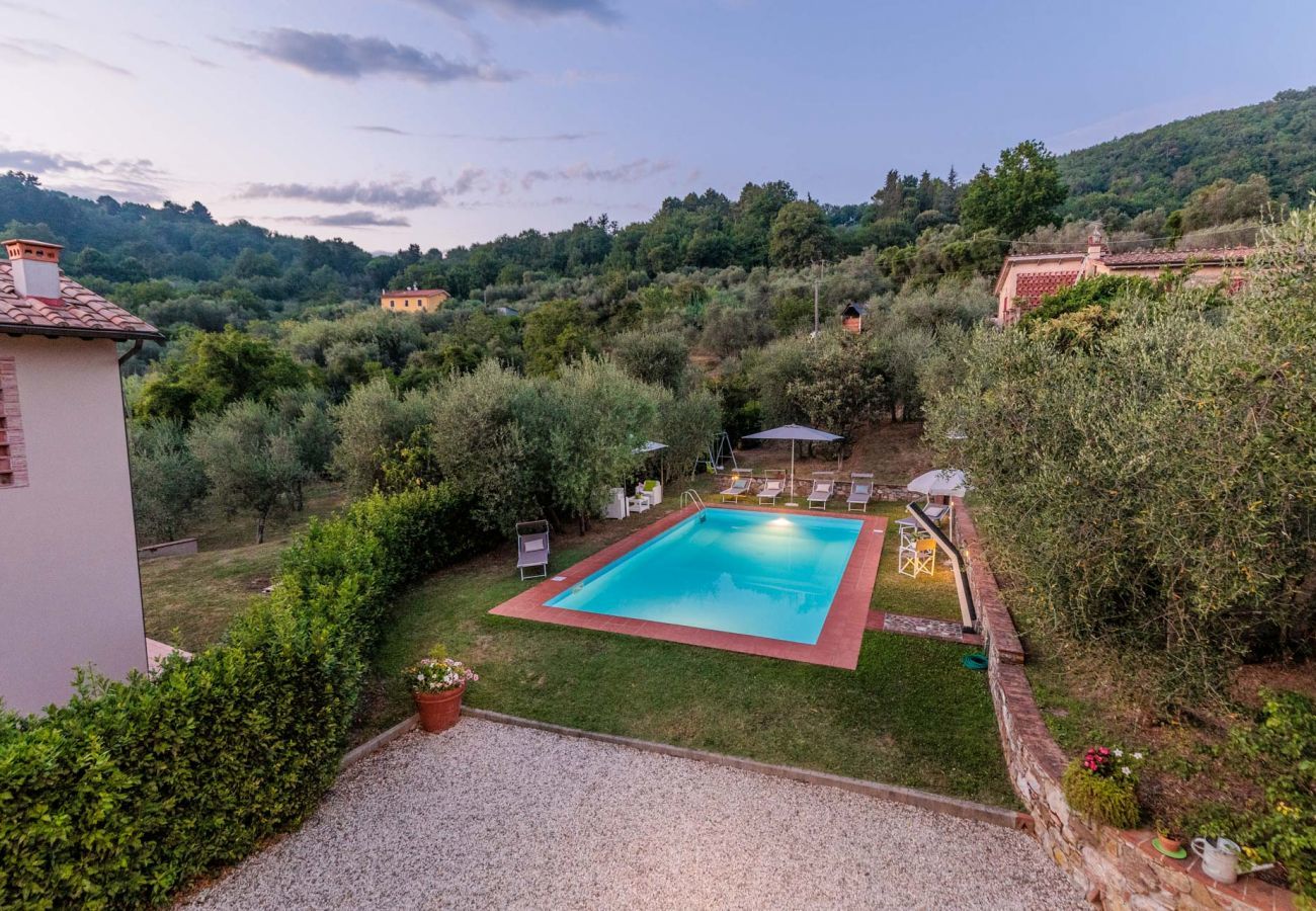 Villa a Lucca - Villa Dondolino, a Stylish Farmhouse with Private Pool close to Lucca and the Beach