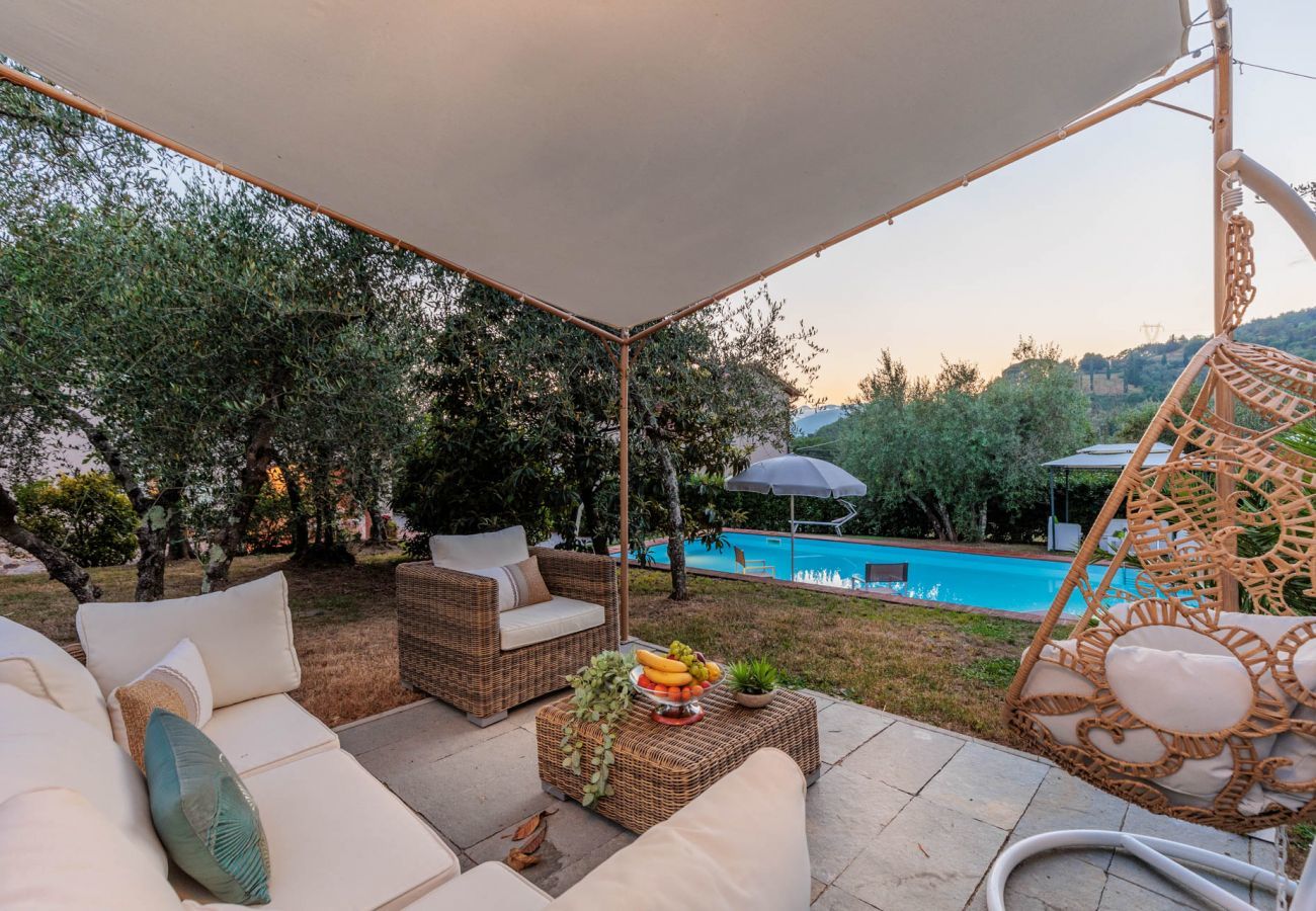 Villa a Lucca - Villa Dondolino, a Stylish Farmhouse with Private Pool close to Lucca and the Beach