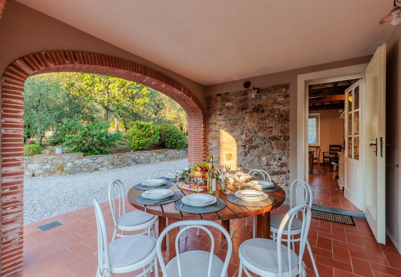 Villa a Lucca - Villa Dondolino, a Stylish Farmhouse with Private Pool close to Lucca and the Beach