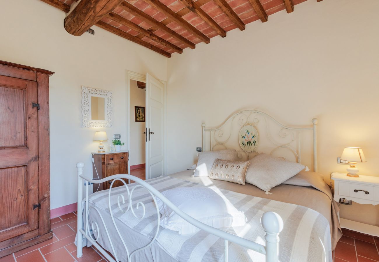 Villa a Lucca - Villa Dondolino, a Stylish Farmhouse with Private Pool close to Lucca and the Beach