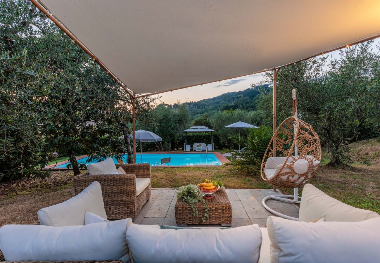 Villa a Lucca - Villa Dondolino, a Stylish Farmhouse with Private Pool close to Lucca and the Beach