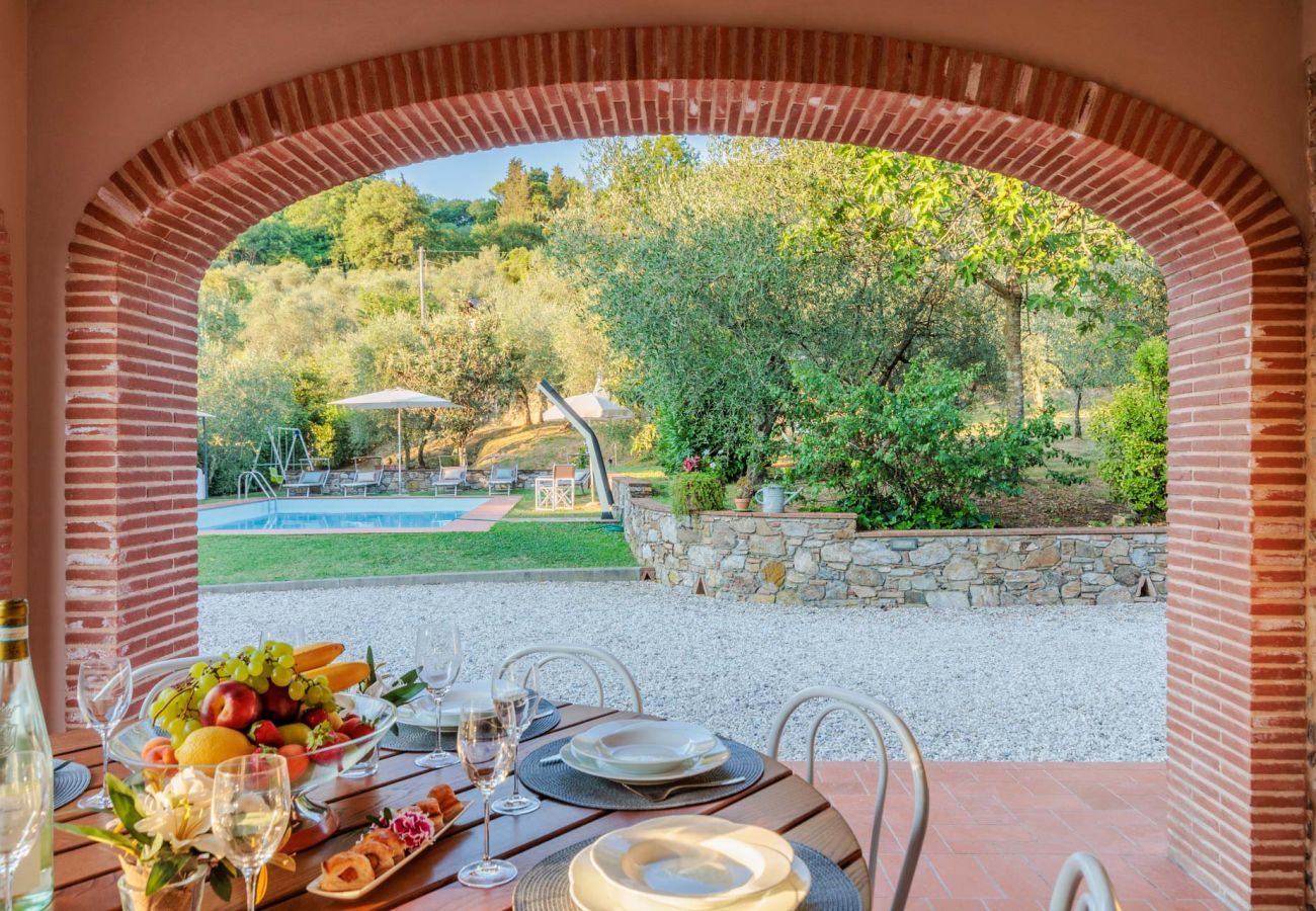 Villa a Lucca - Villa Dondolino, a Stylish Farmhouse with Private Pool close to Lucca and the Beach