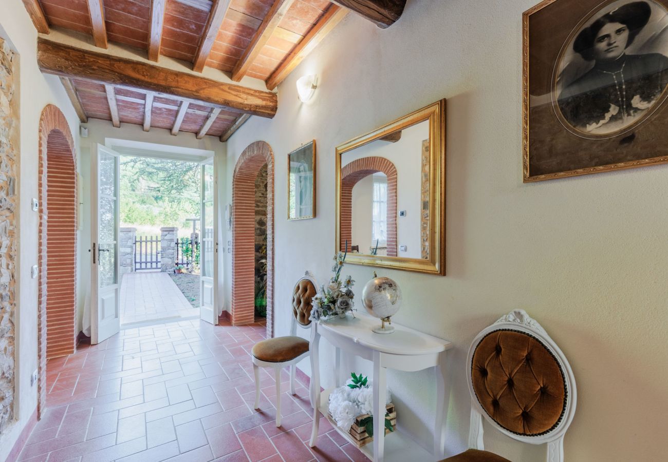 Villa a Lucca - Villa Dondolino, a Stylish Farmhouse with Private Pool close to Lucca and the Beach