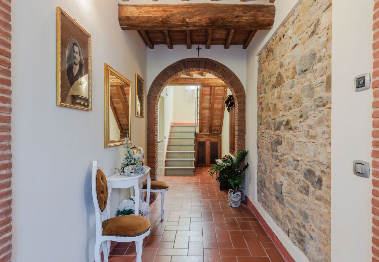 Villa a Lucca - Villa Dondolino, a Stylish Farmhouse with Private Pool close to Lucca and the Beach