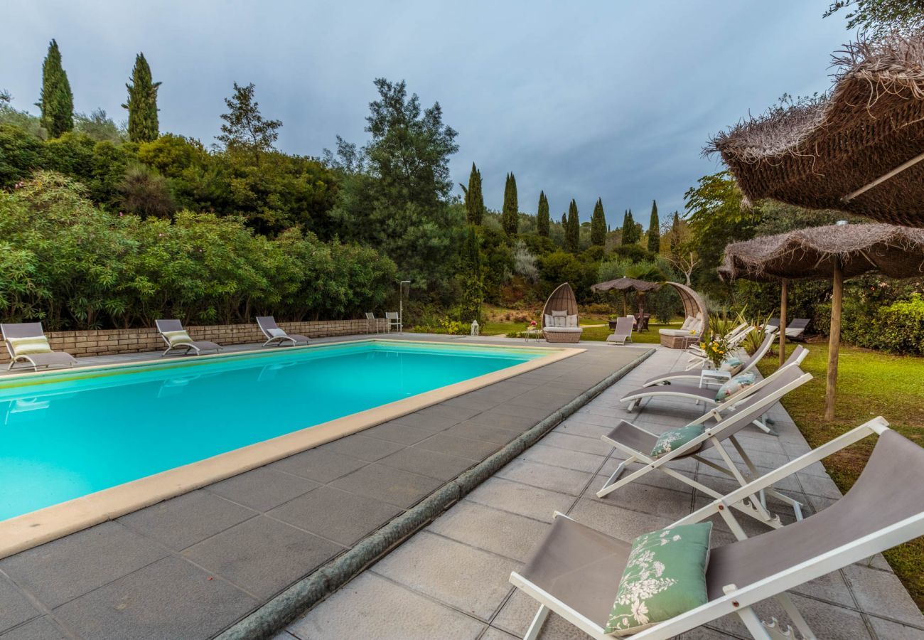 Villa a Lamporecchio - Villa Veranda with shared Pool in a Borgo