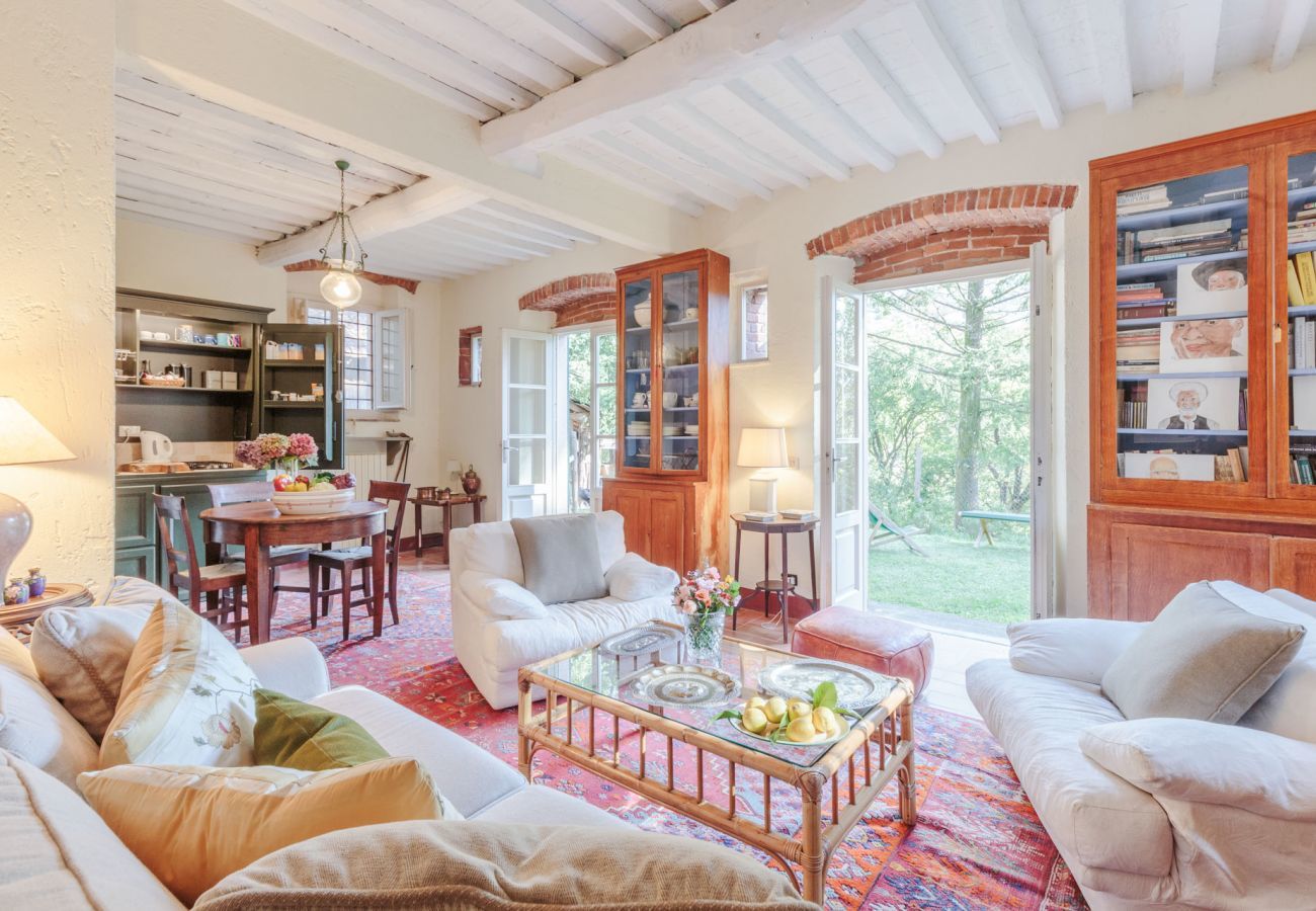 Villa a Camaiore - Villa Birdsong