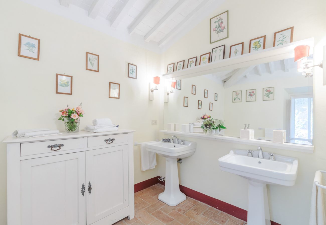 Villa a Camaiore - Villa Birdsong