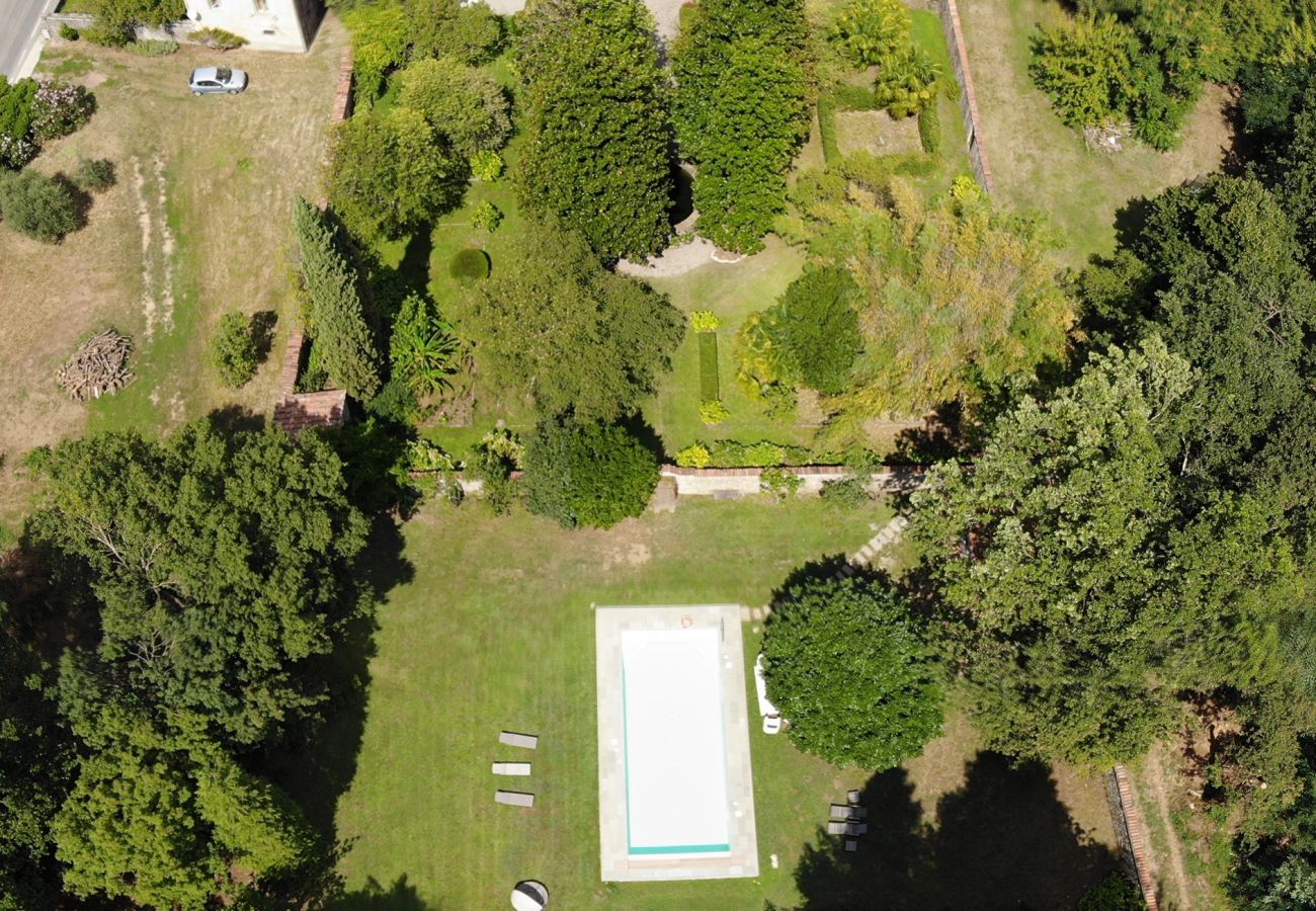 Appartamento a Piano di Coreglia - Casa Cassettari Apartment with Garden