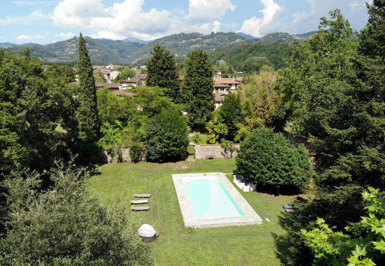 Appartamento a Piano di Coreglia - Casa Cassettari Apartment with Garden
