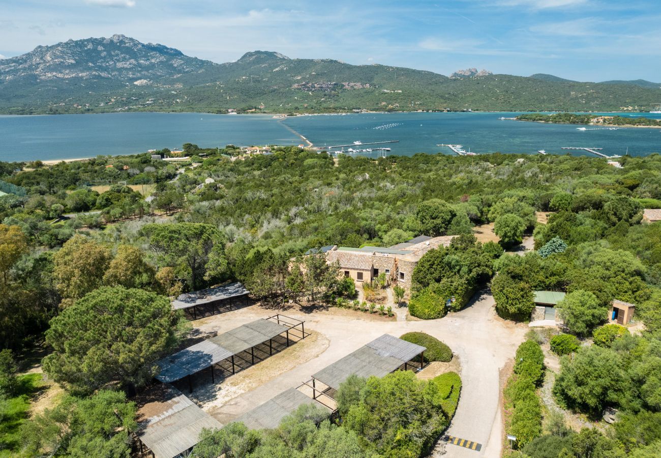 Appartamento a Porto Rotondo - Caletta 53 - flat vista mare con piscina e campo da tennis