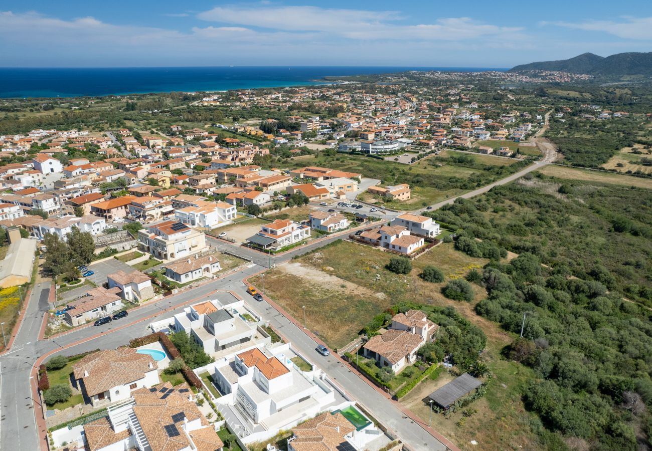 Villa a Budoni - Villa Square - dimora moderna con piscina in Sardegna