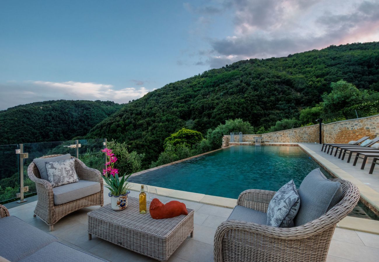 Villa a Pescaglia - Villa Grema
