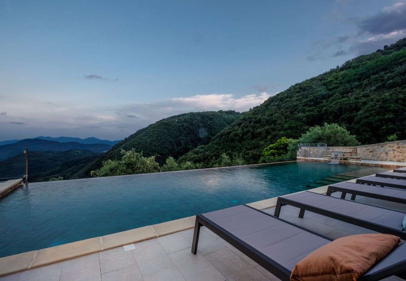 Villa a Pescaglia - Villa Grema