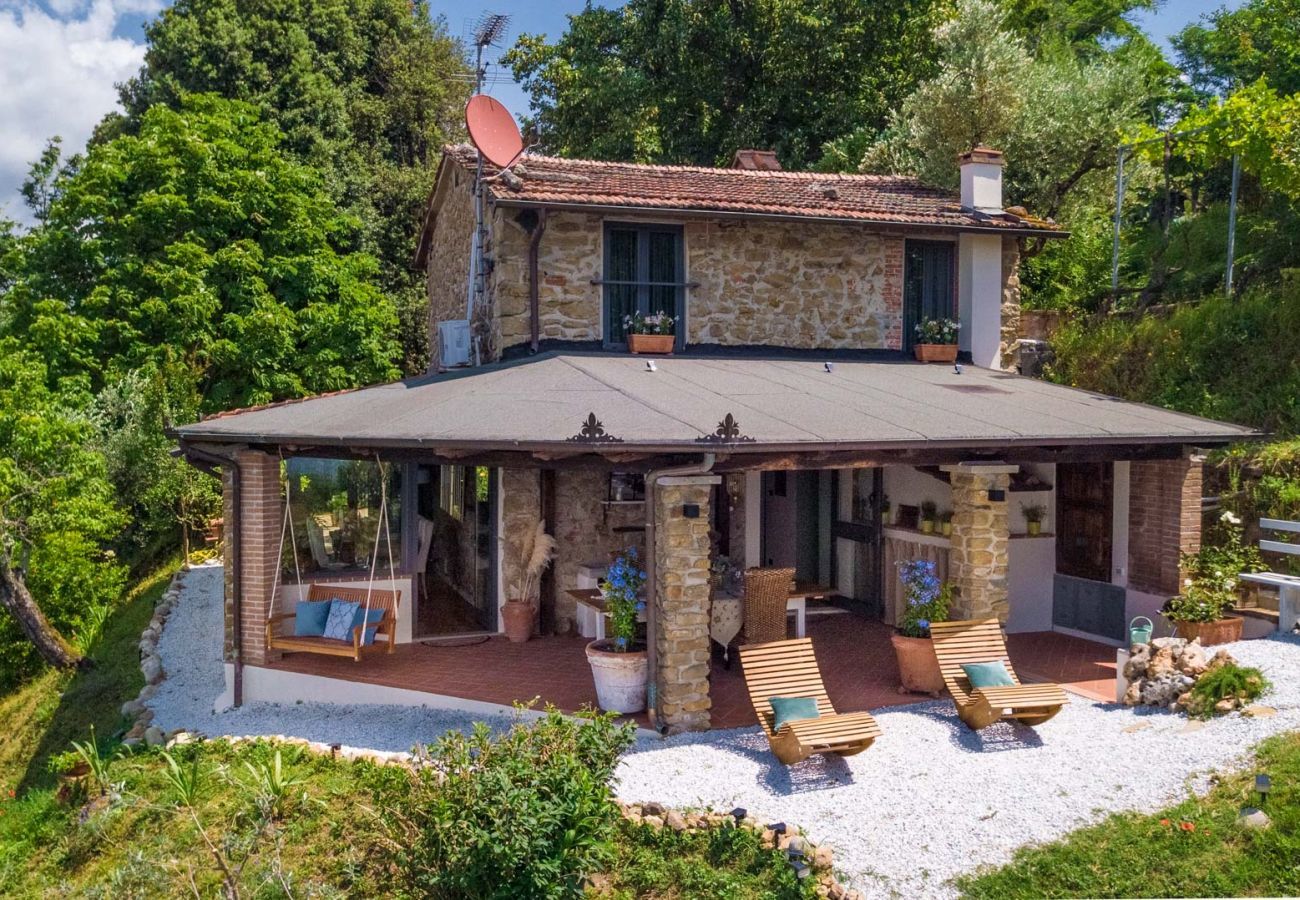 Villa a Pescia - Sospirata Farmhouse