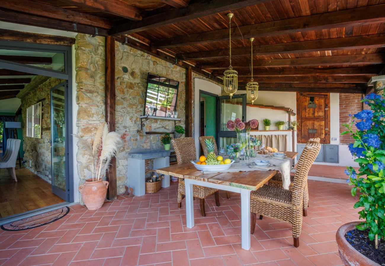 Villa a Pescia - Sospirata Farmhouse