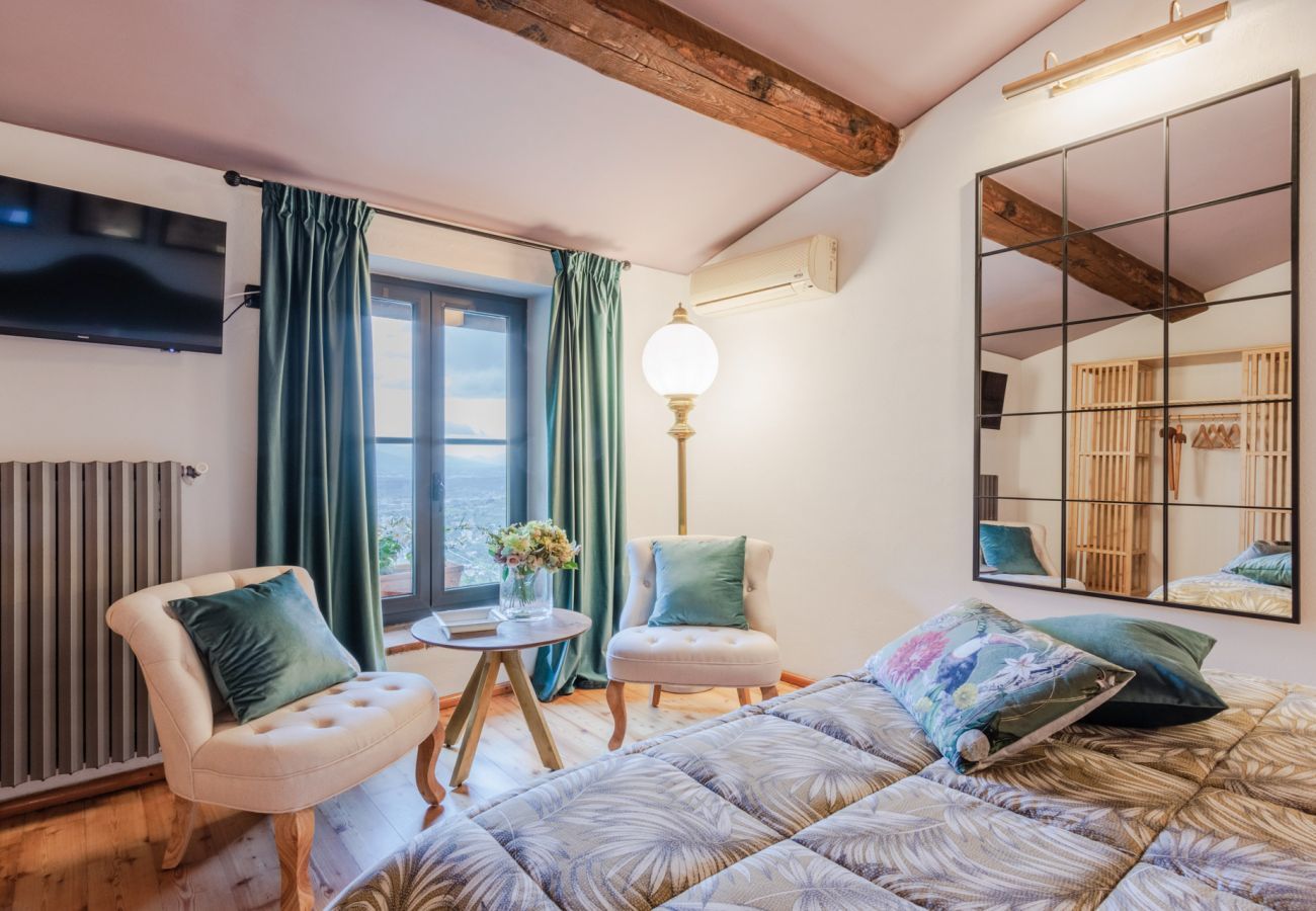 Villa a Pescia - Sospirata Farmhouse