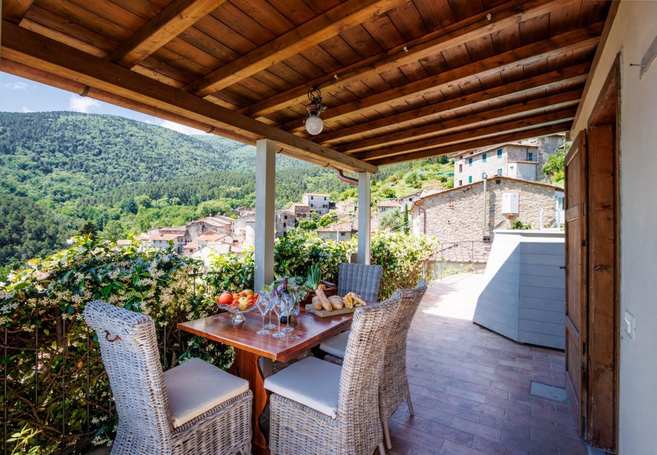 Villa a Ruota - Cottage Gigi, Smart Convenient Stone Village House with Pool