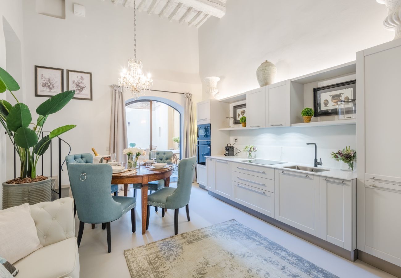 Appartamento a Lucca - Gallo Cedrone, a Home with Outdoor